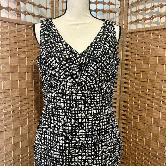 Lafayette 148 NewYork Elegant Black and White Sleeveless Dress - Picture 4 of 12